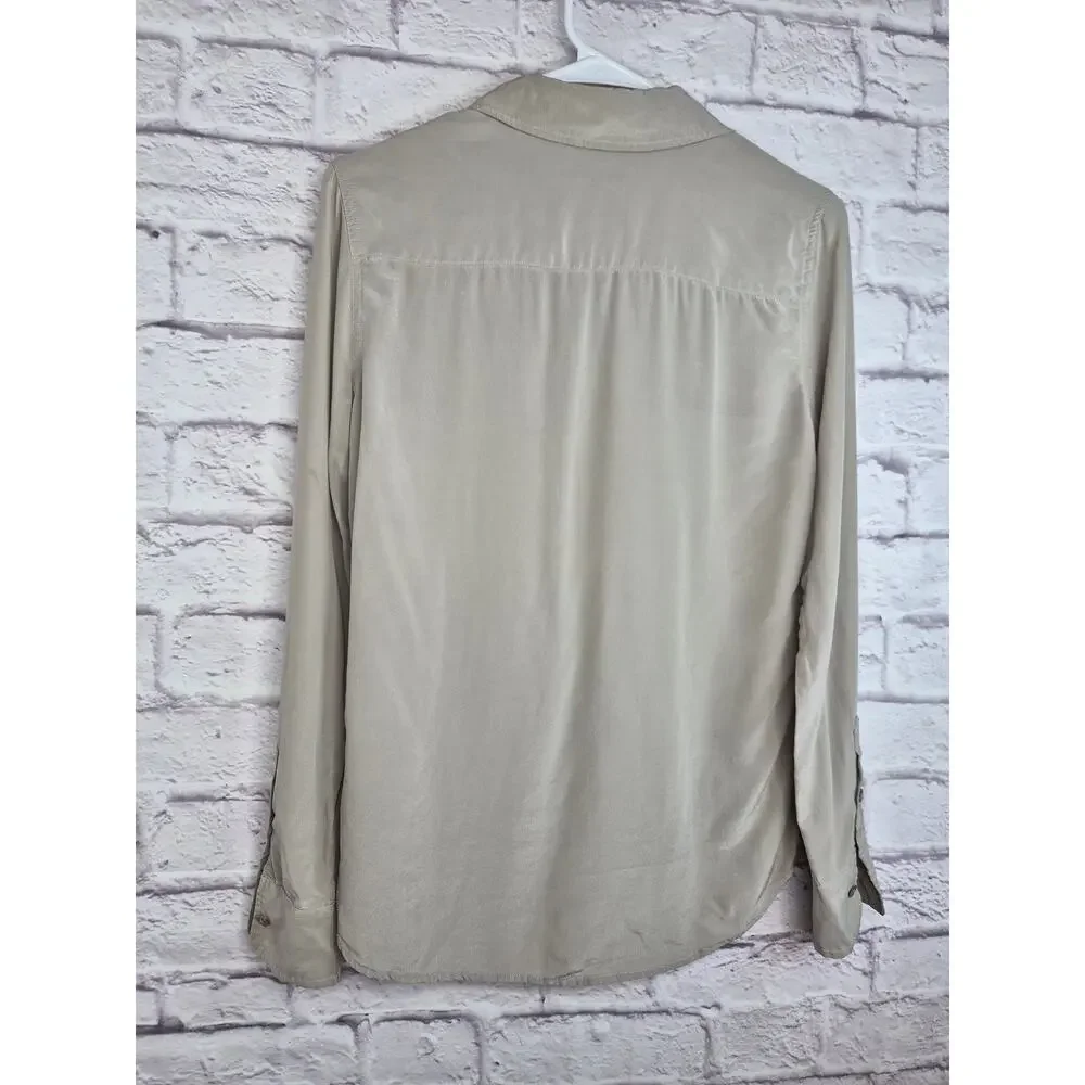 ​Equipment Femme 100% Silk Button Down Shirt Blouse Gray S Quiet Luxury Office - Picture 4 of 8